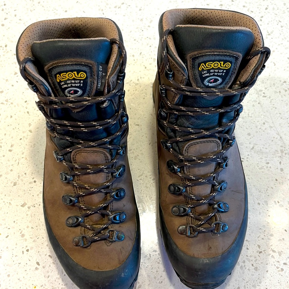 Asolo hiking boots. Men’s 10.5. Dark brown. Waterproof.